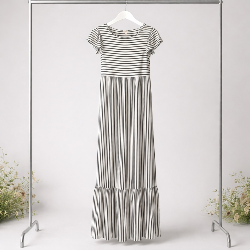 Size L   Hailey & Co Striped Black and White Maxi Dress - pockets MSRP $148
